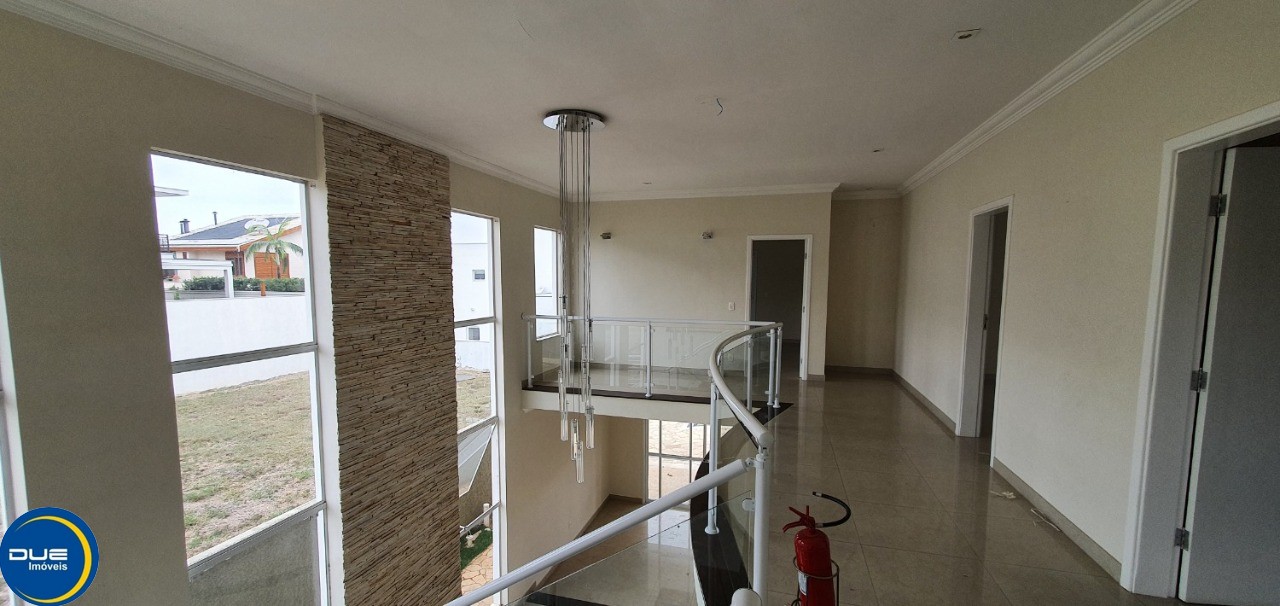 Casa à venda com 3 quartos, 332m² - Foto 14