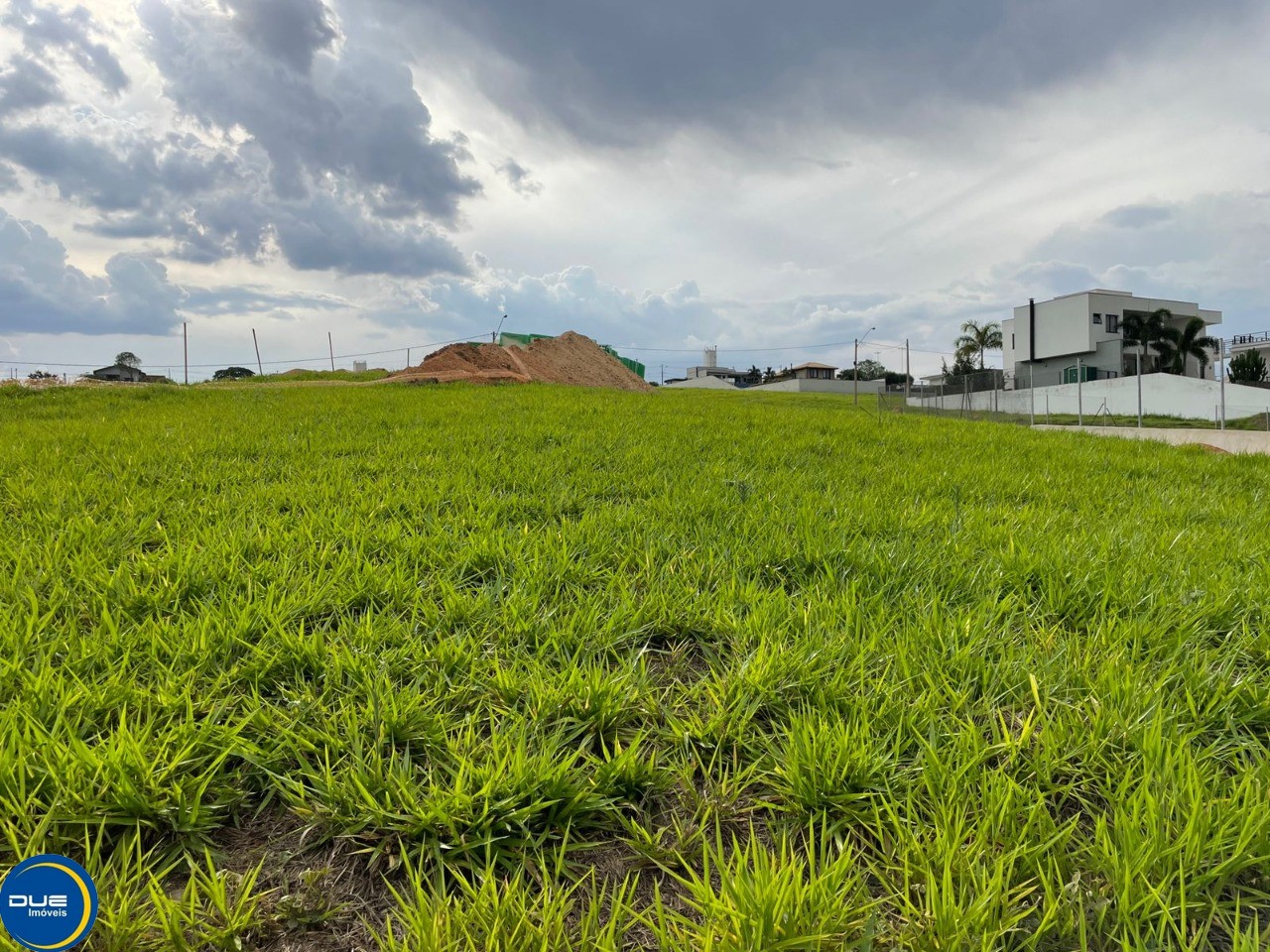 Terreno à venda, 1215m² - Foto 1