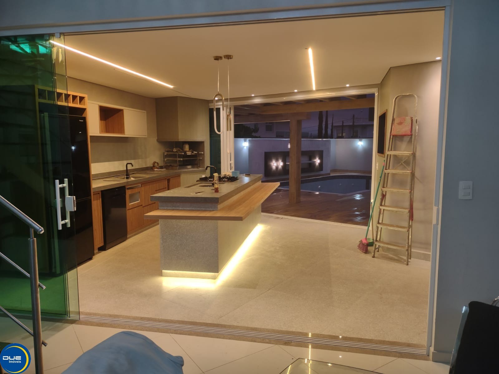 Casa à venda com 4 quartos, 299m² - Foto 14