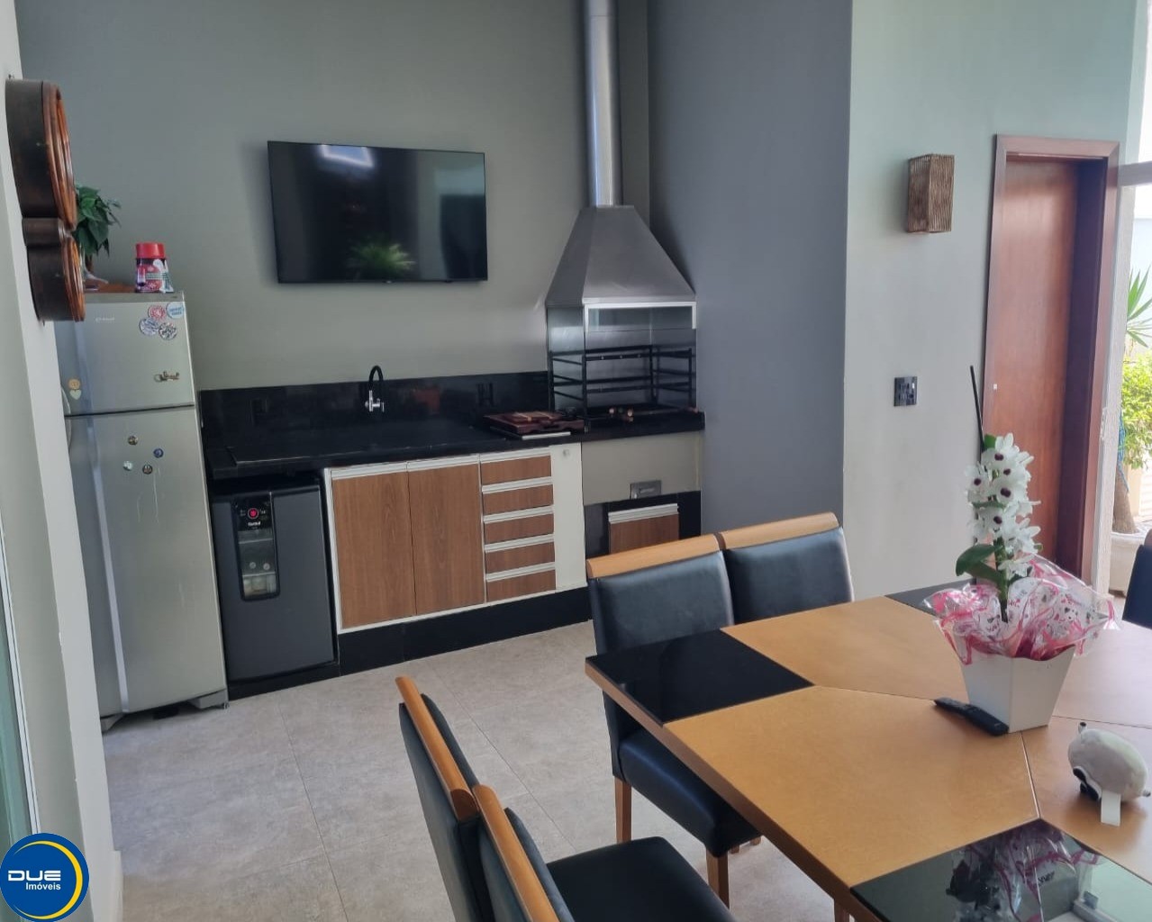 Casa à venda com 3 quartos, 220m² - Foto 5