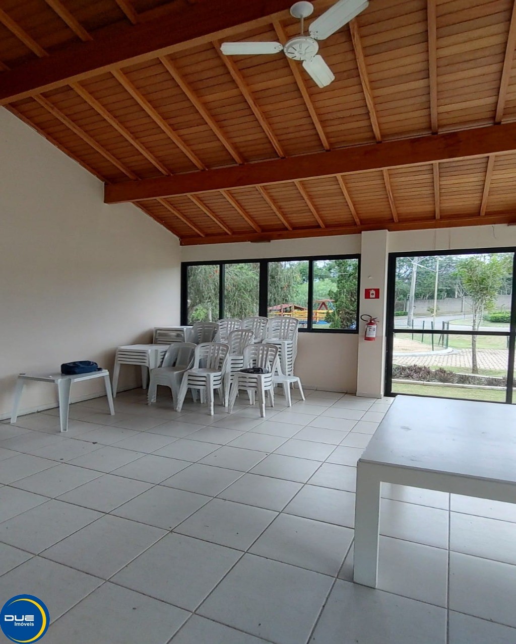 Casa à venda com 3 quartos, 220m² - Foto 42