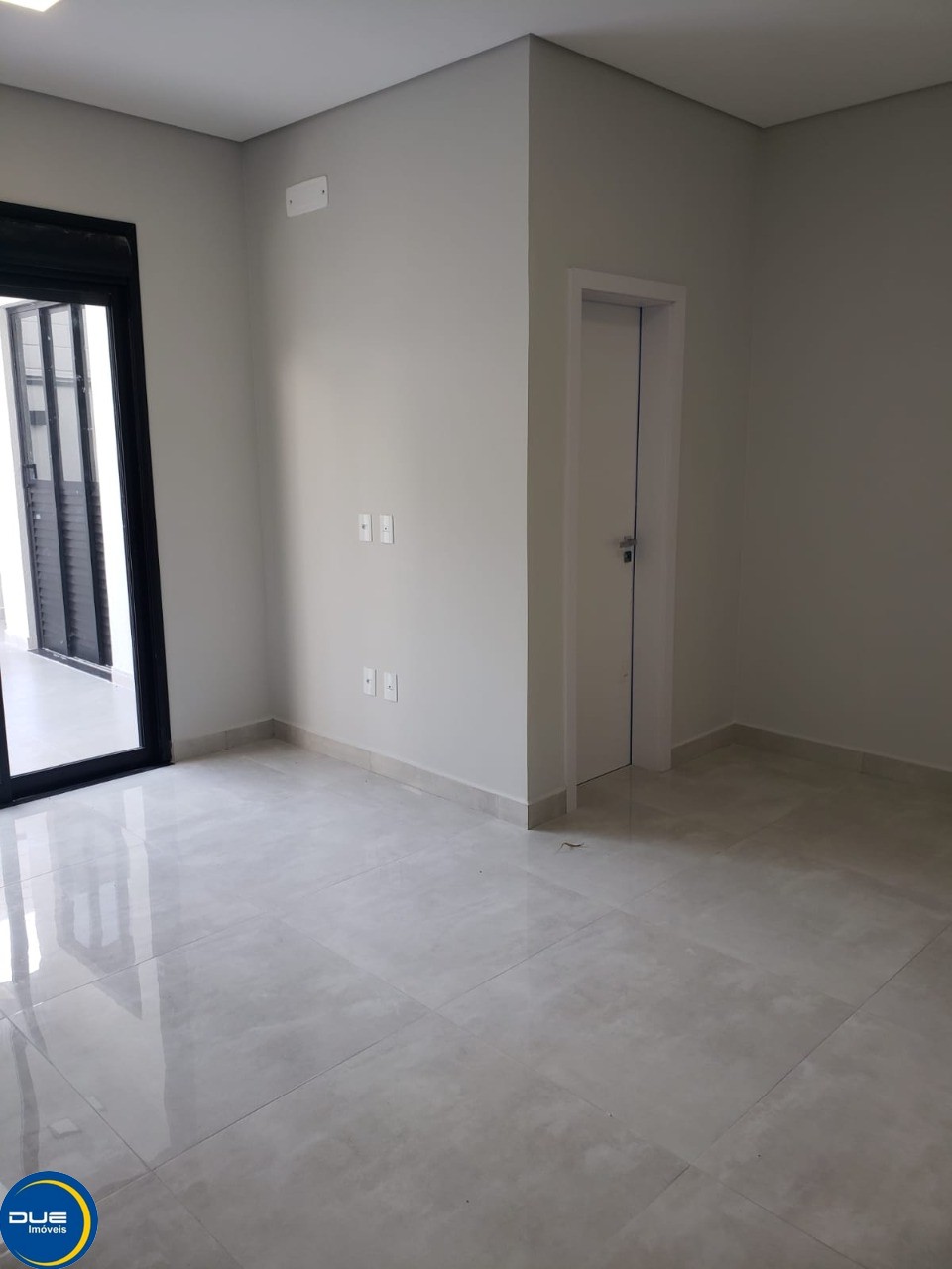 Casa à venda com 3 quartos, 250m² - Foto 9