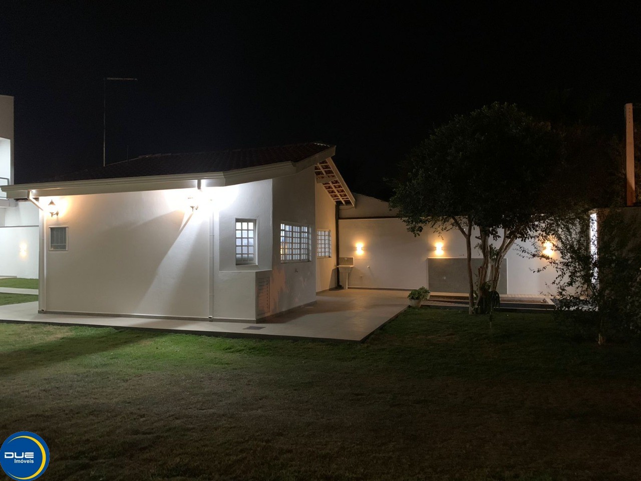 Casa à venda com 4 quartos, 1000m² - Foto 4