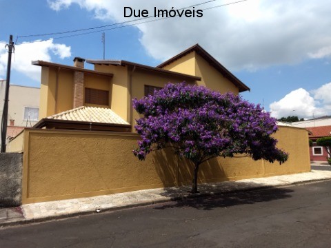 Casa à venda com 3 quartos, 160m² - Foto 1