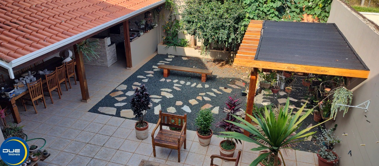 Casa à venda com 3 quartos, 300m² - Foto 47