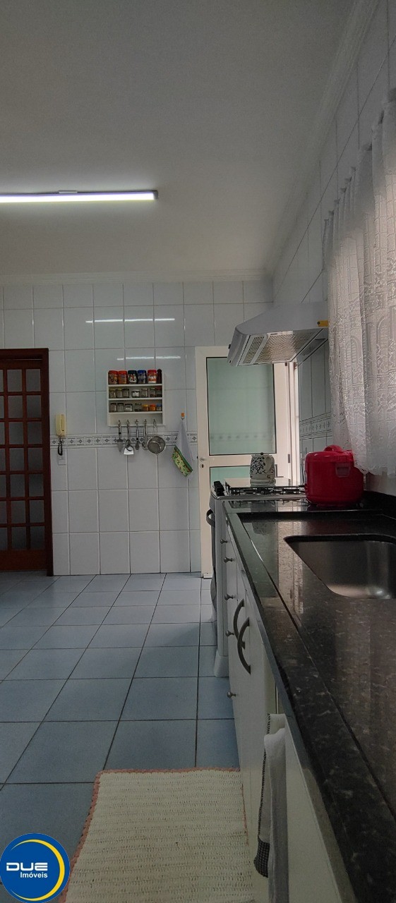 Casa à venda com 3 quartos, 300m² - Foto 20