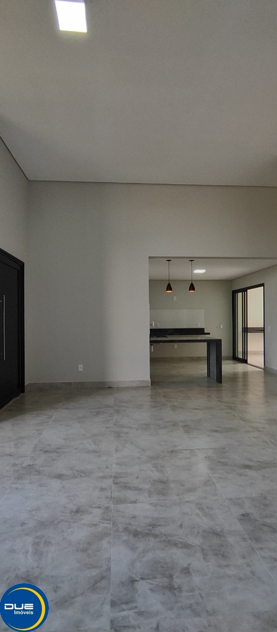 Casa à venda com 3 quartos, 300m² - Foto 14