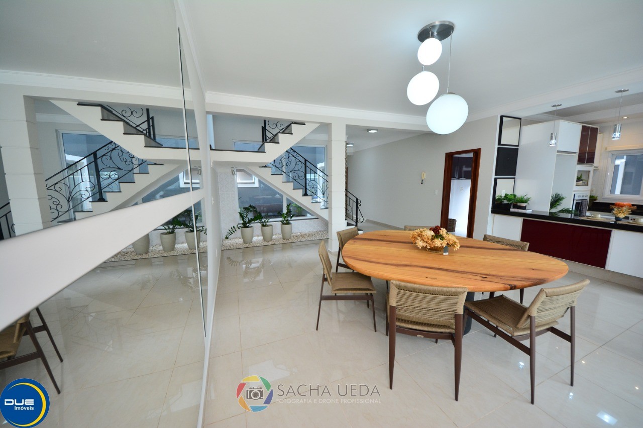 Casa à venda com 4 quartos, 300m² - Foto 15