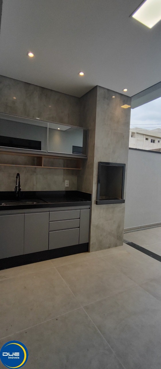 Casa à venda e aluguel com 3 quartos, 200m² - Foto 23