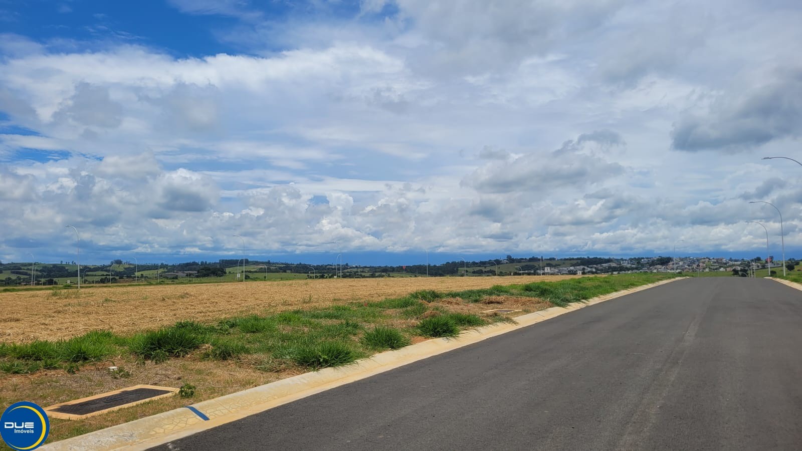 Terreno à venda, 300m² - Foto 1