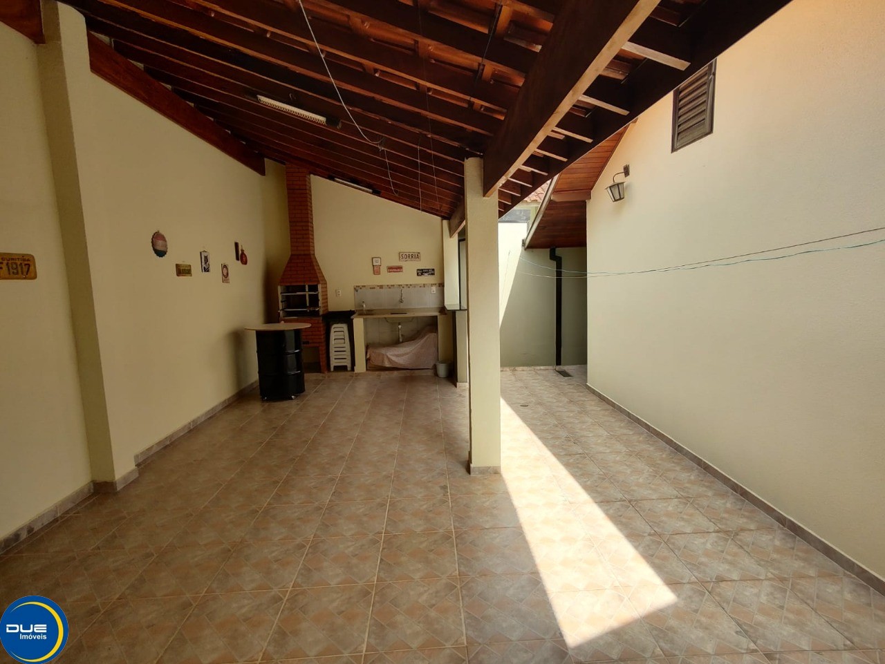 Casa à venda com 2 quartos, 103m² - Foto 3