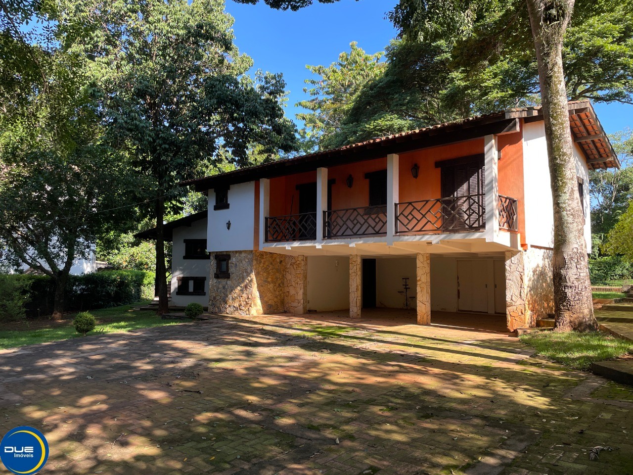 Casa à venda com 2 quartos, 380m² - Foto 1