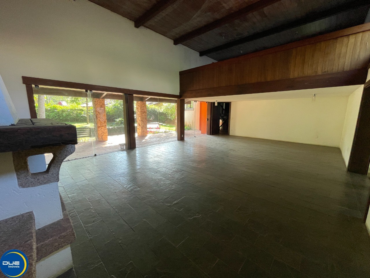 Casa à venda com 2 quartos, 380m² - Foto 9