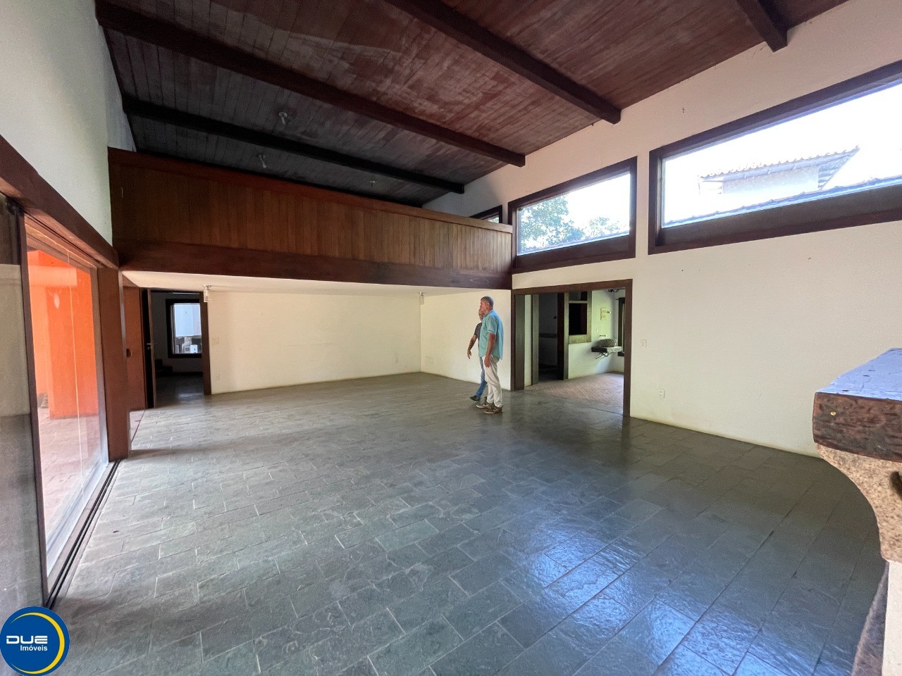 Casa à venda com 2 quartos, 380m² - Foto 10