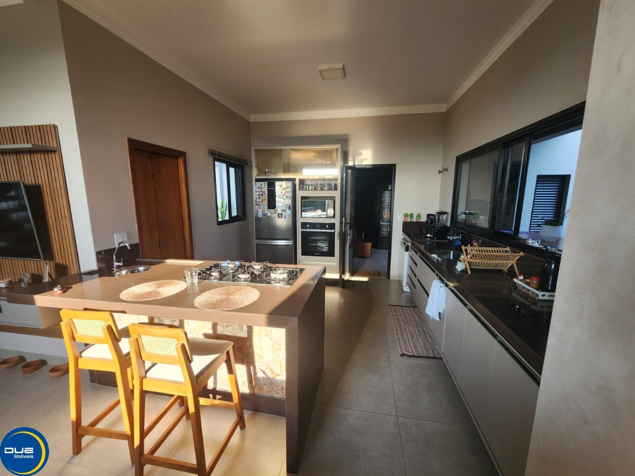 Casa à venda com 3 quartos, 300m² - Foto 6