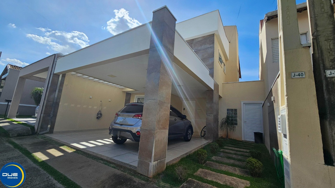 Casa à venda com 3 quartos, 173m² - Foto 1