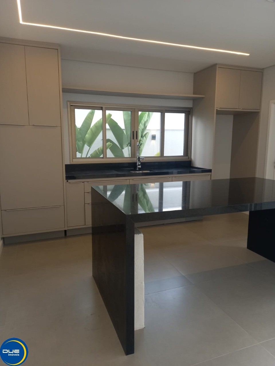 Casa à venda com 3 quartos, 360m² - Foto 5