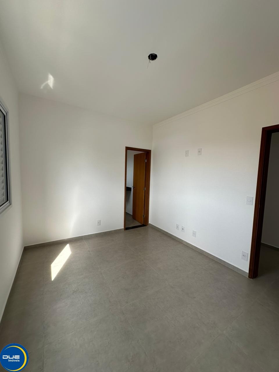 Apartamento à venda com 3 quartos, 94m² - Foto 8