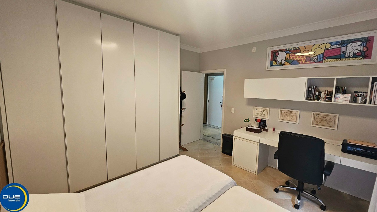 Casa à venda com 3 quartos, 215m² - Foto 16