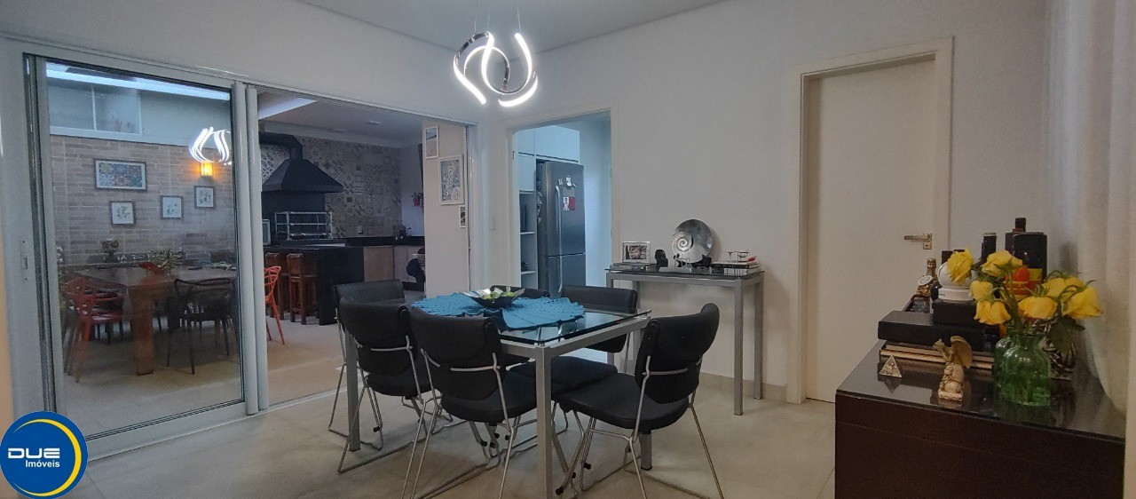 Casa à venda com 3 quartos, 300m² - Foto 15