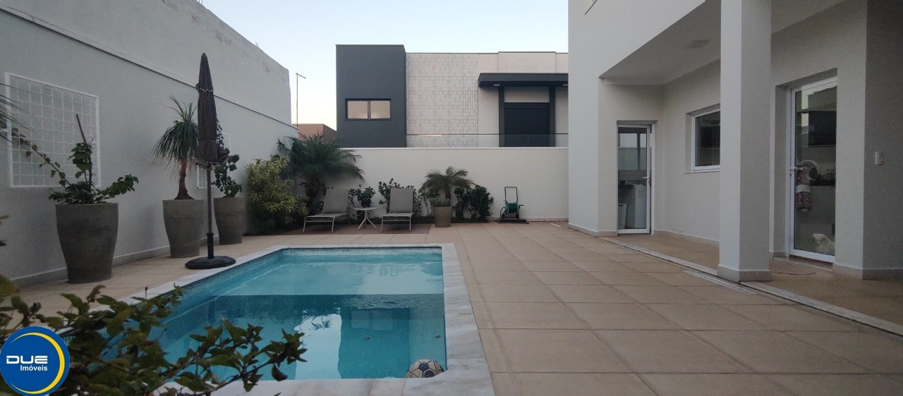 Casa à venda com 3 quartos, 300m² - Foto 34