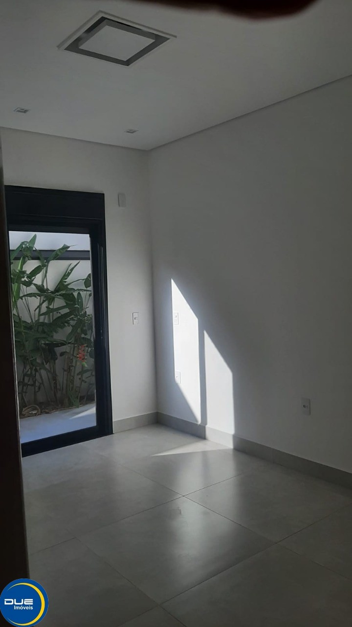 Casa à venda com 4 quartos, 260m² - Foto 14