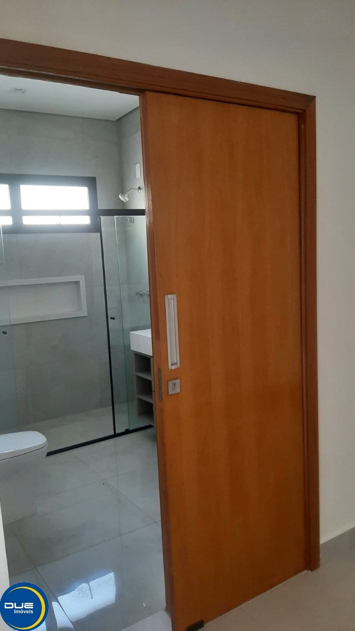 Casa à venda com 4 quartos, 260m² - Foto 11