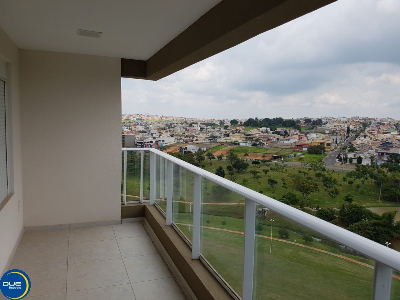 Apartamento à venda com 3 quartos, 103m² - Foto 2