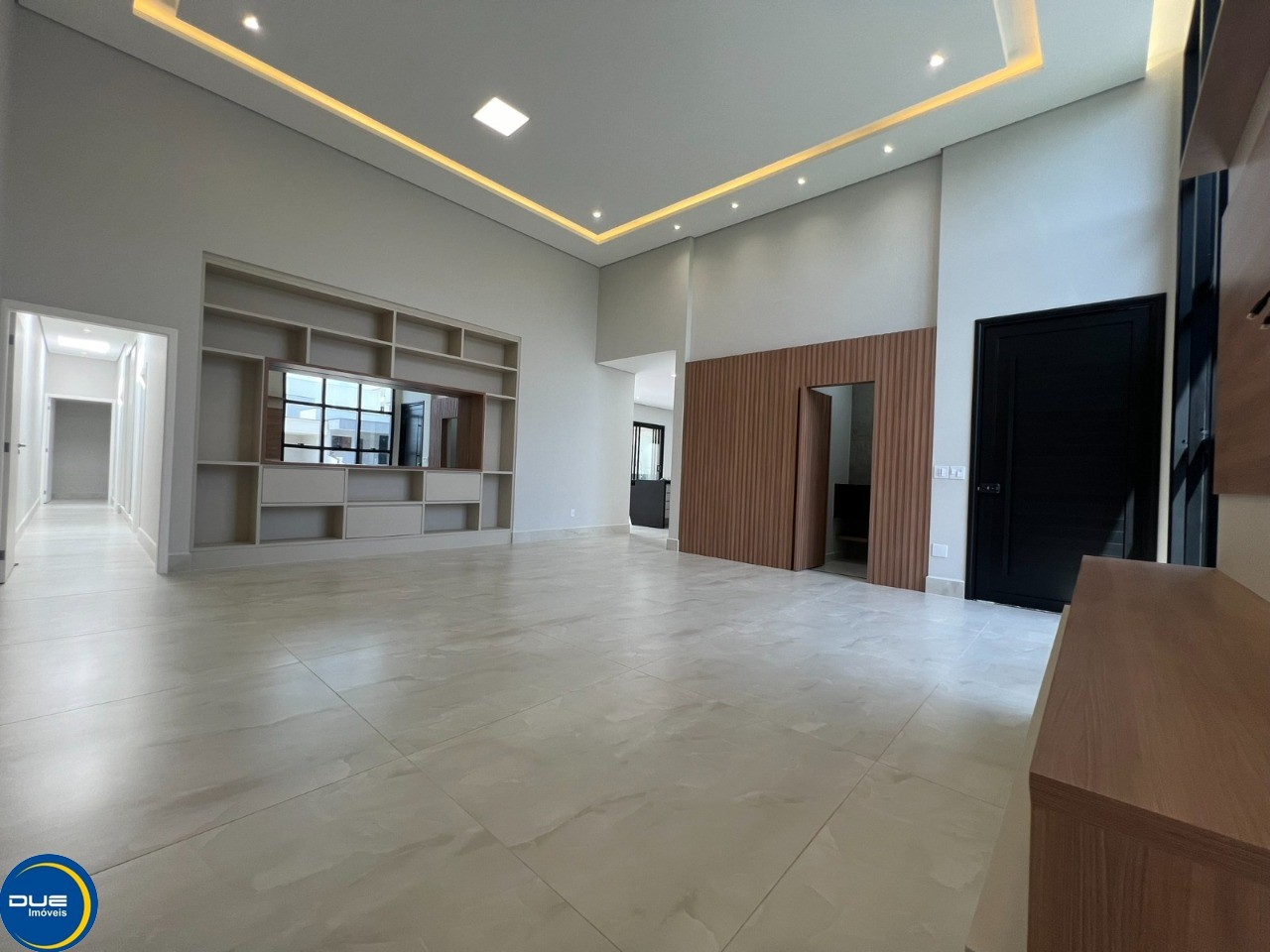 Casa à venda com 3 quartos, 232m² - Foto 4