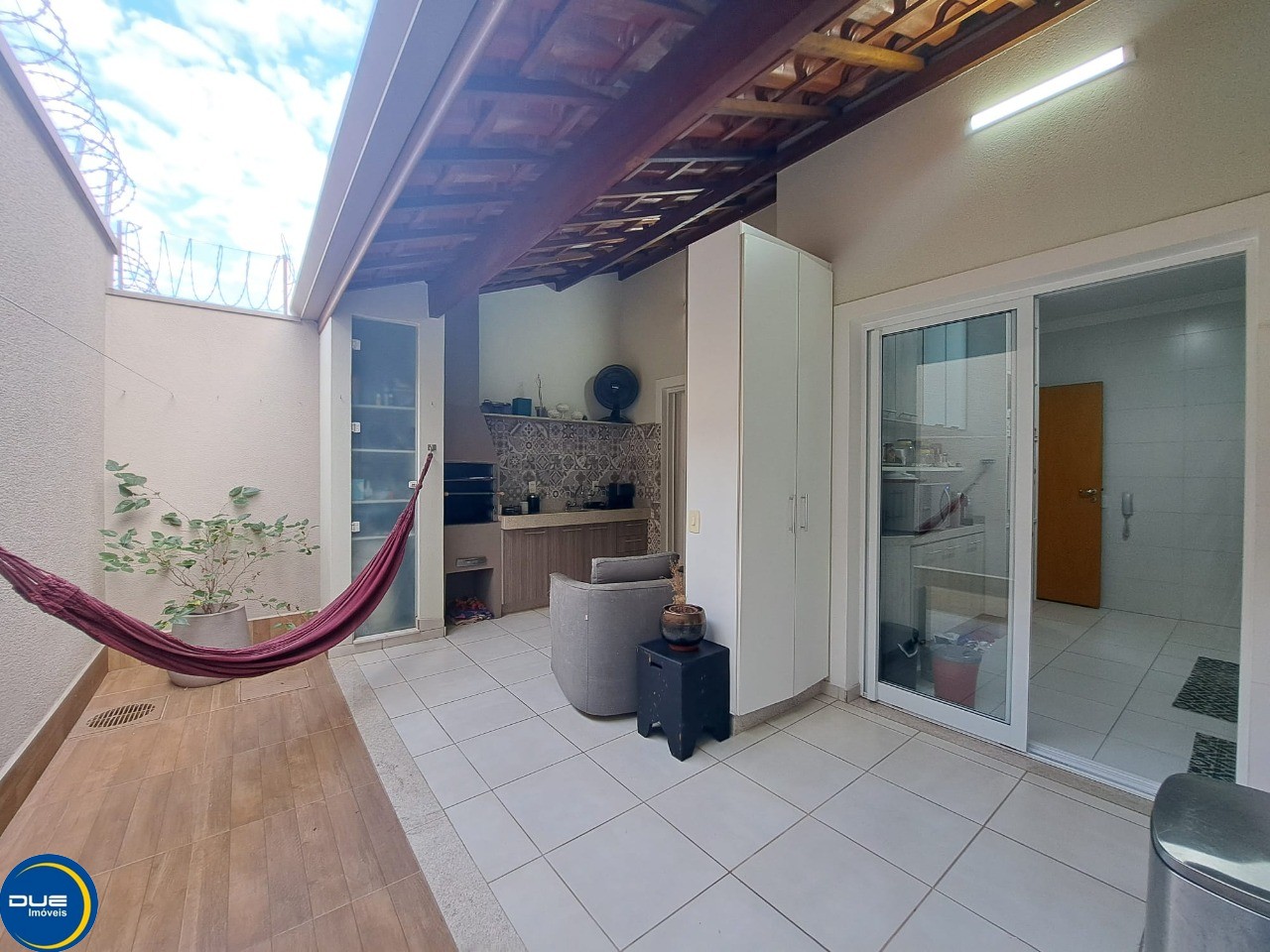 Casa à venda com 3 quartos, 150m² - Foto 16