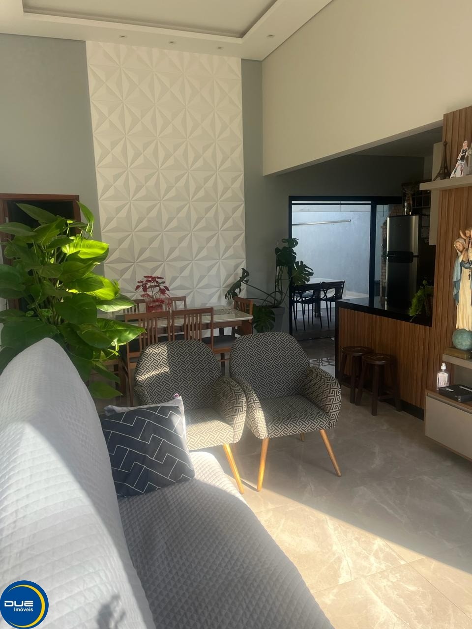 Casa à venda com 3 quartos, 141m² - Foto 3