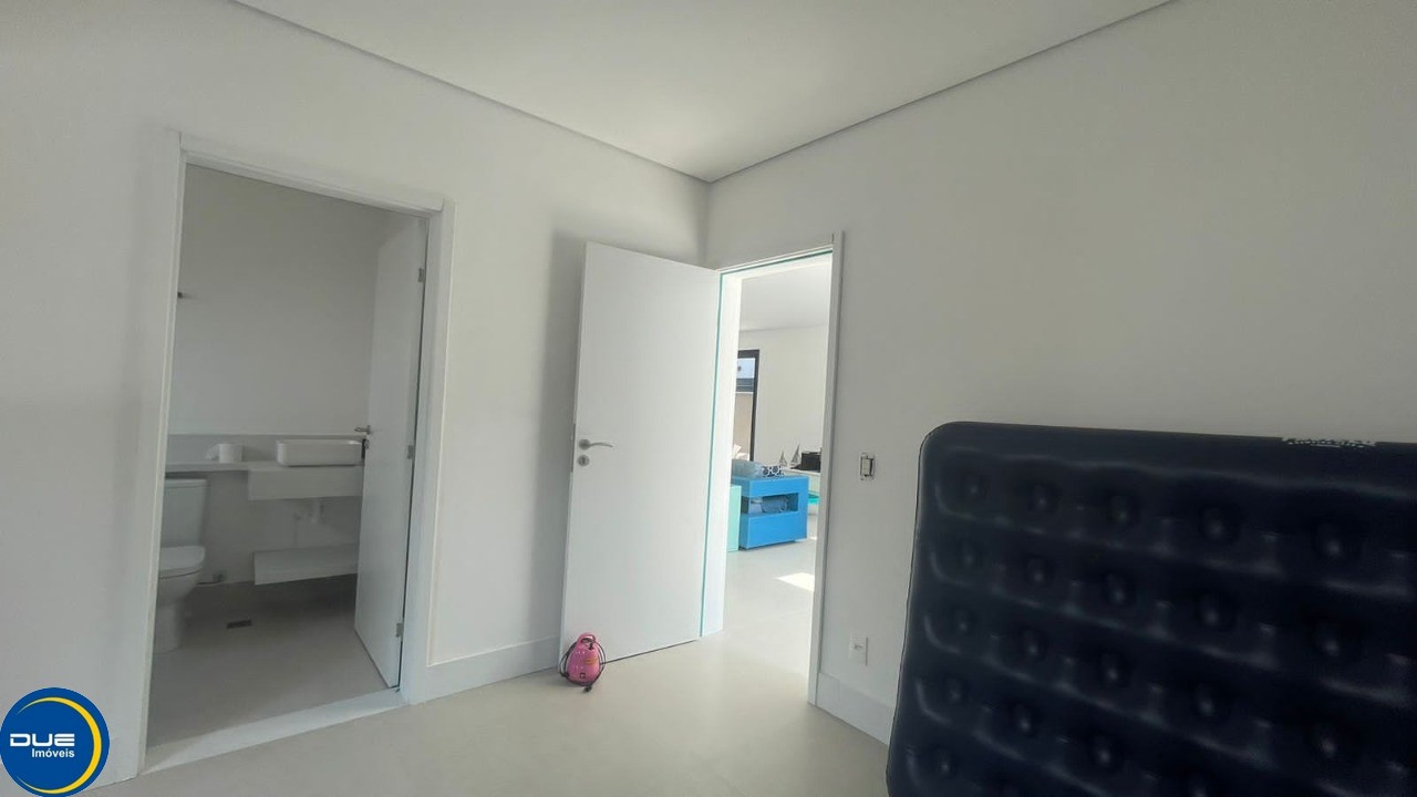 Casa à venda com 6 quartos, 390m² - Foto 12