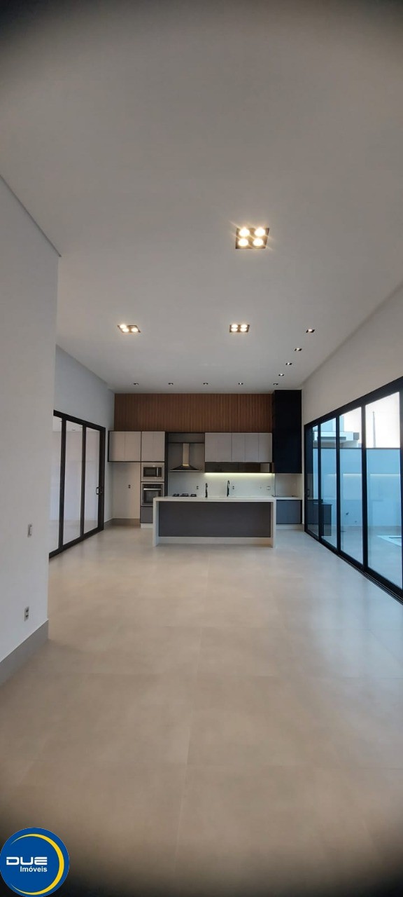 Casa à venda com 3 quartos, 300m² - Foto 4