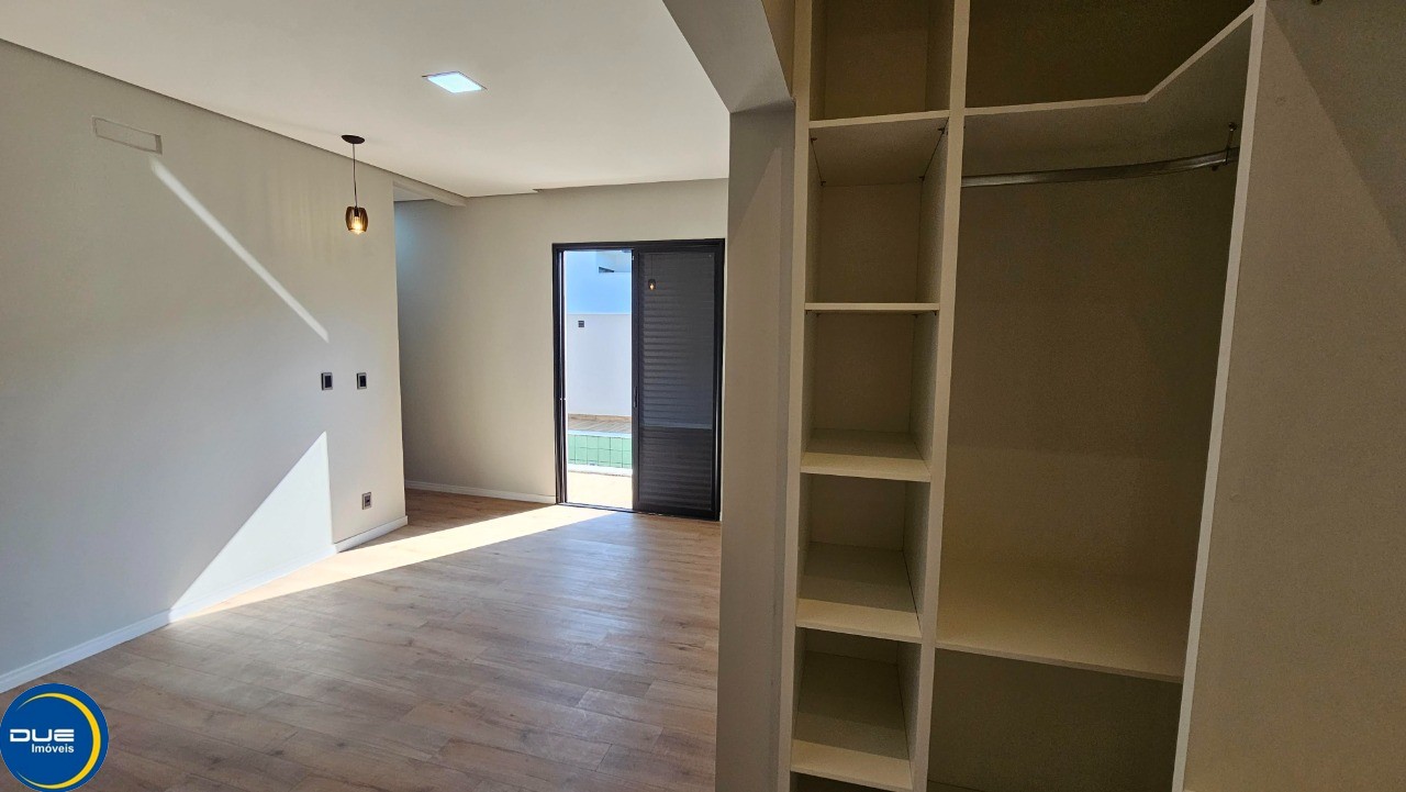 Casa à venda com 3 quartos, 190m² - Foto 3