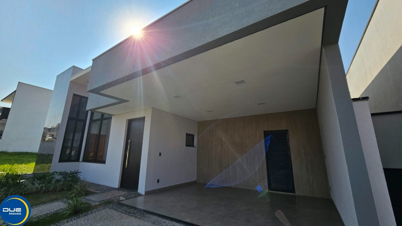 Casa à venda com 3 quartos, 190m² - Foto 1