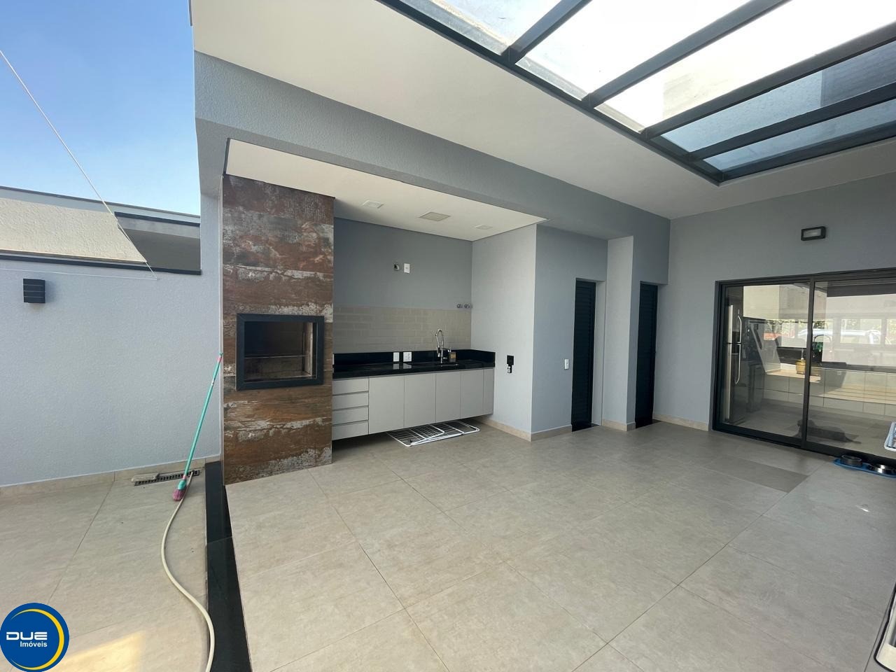 Casa à venda com 3 quartos, 250m² - Foto 14