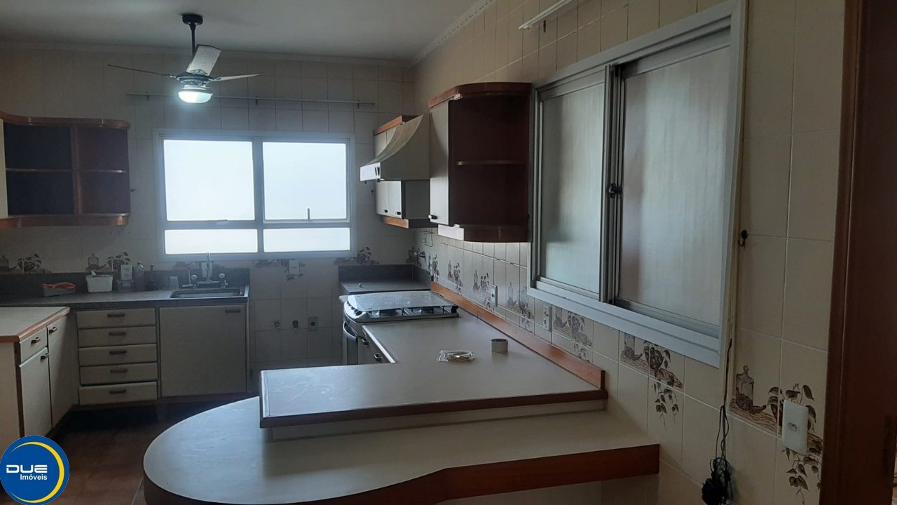 Apartamento à venda com 3 quartos, 155m² - Foto 3