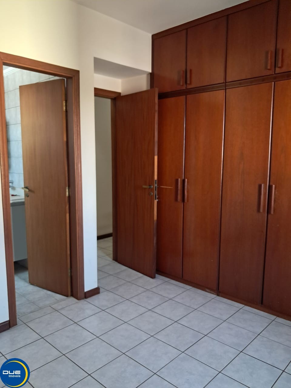 Apartamento para alugar com 3 quartos, 84m² - Foto 11