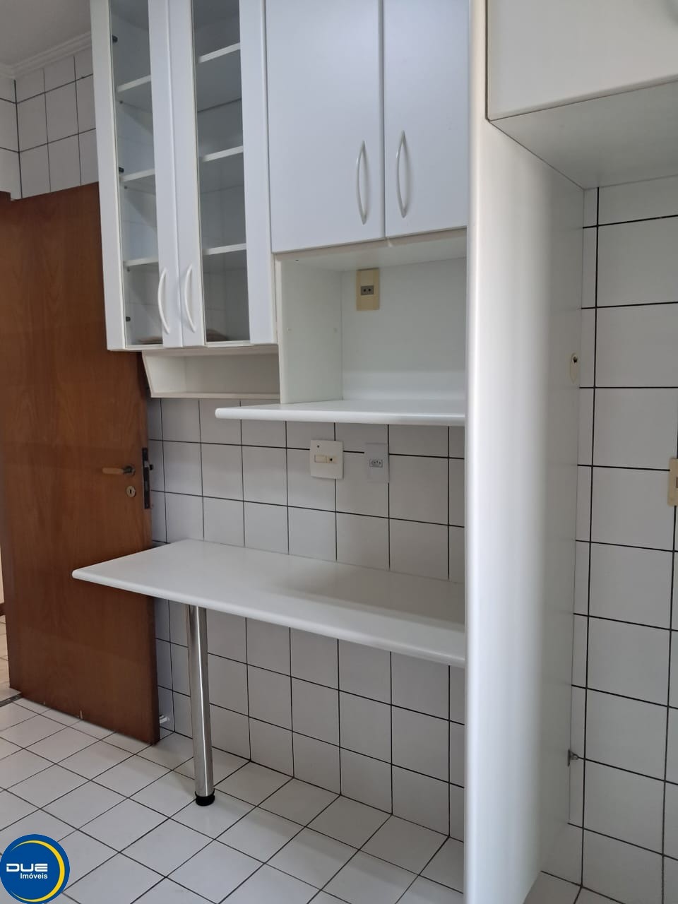 Apartamento para alugar com 3 quartos, 84m² - Foto 2