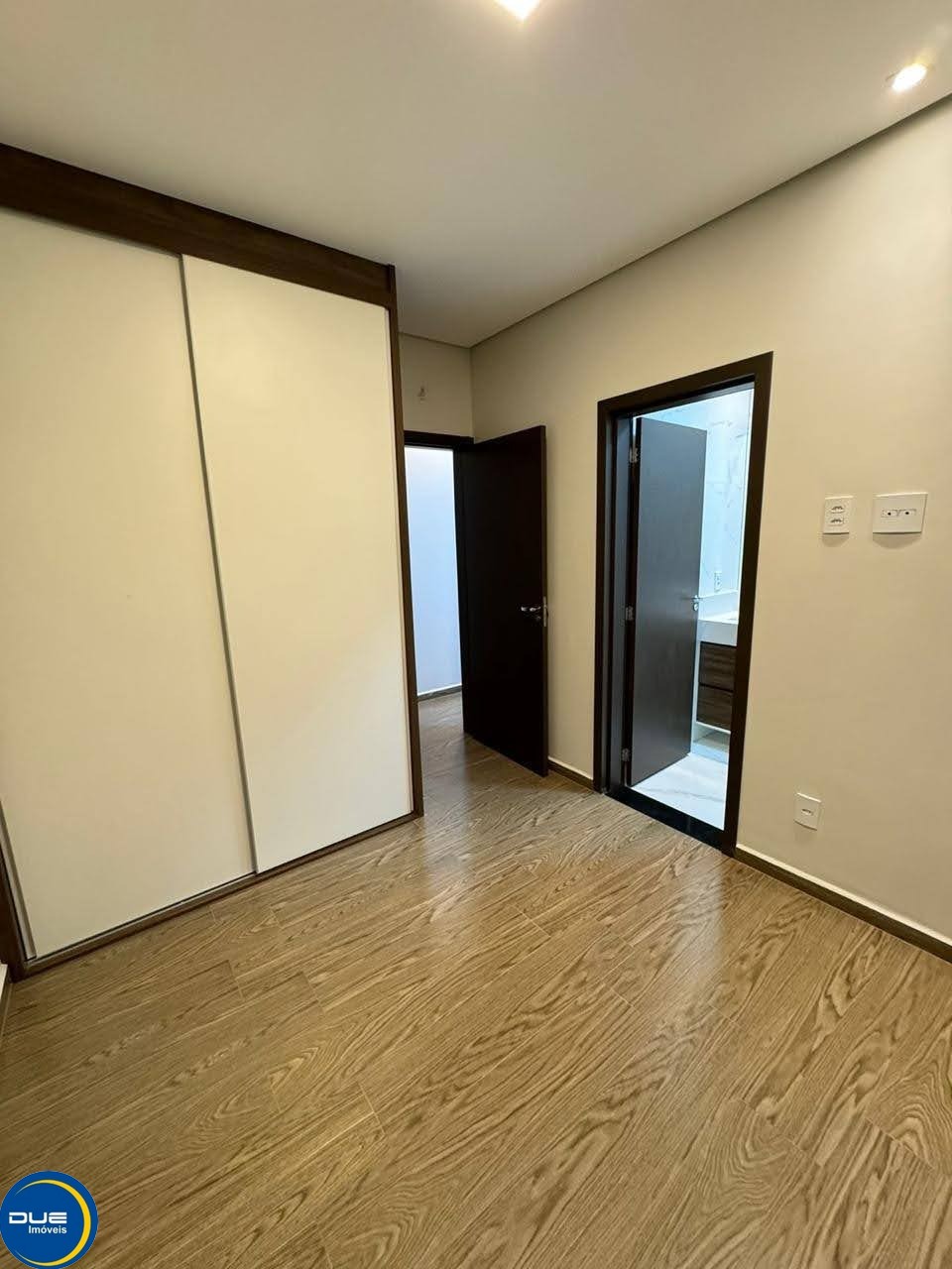 Casa à venda com 3 quartos, 190m² - Foto 15