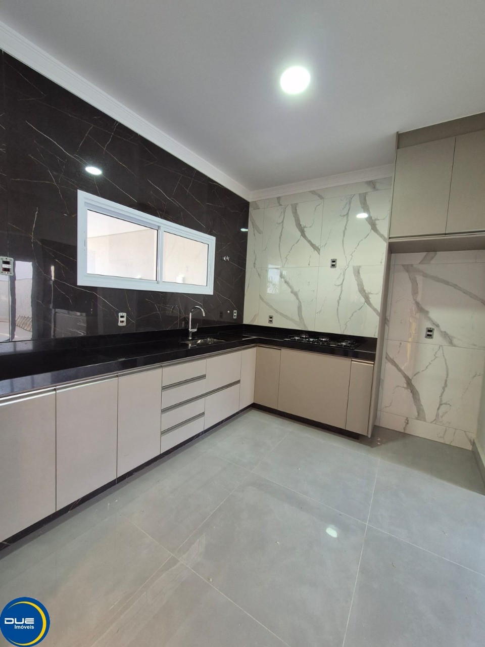 Casa à venda com 3 quartos, 175m² - Foto 10