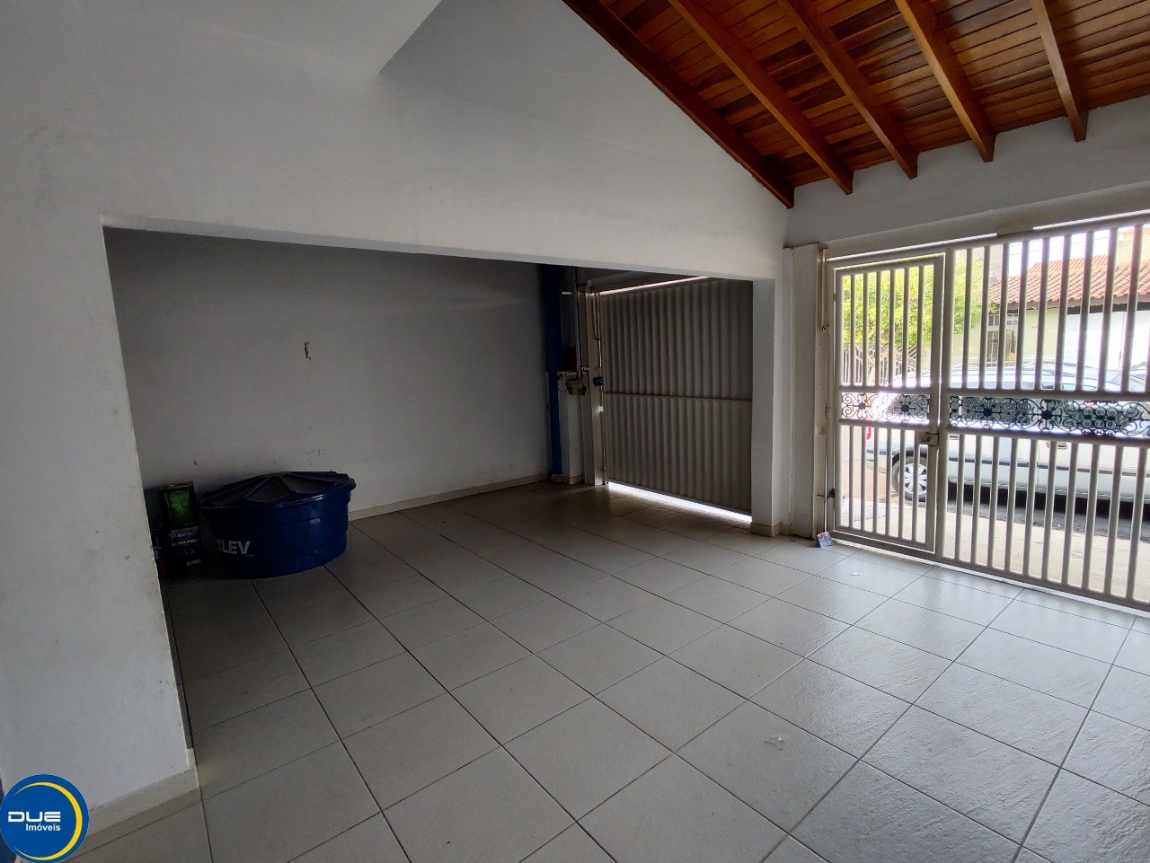 Casa à venda com 2 quartos, 239m² - Foto 4