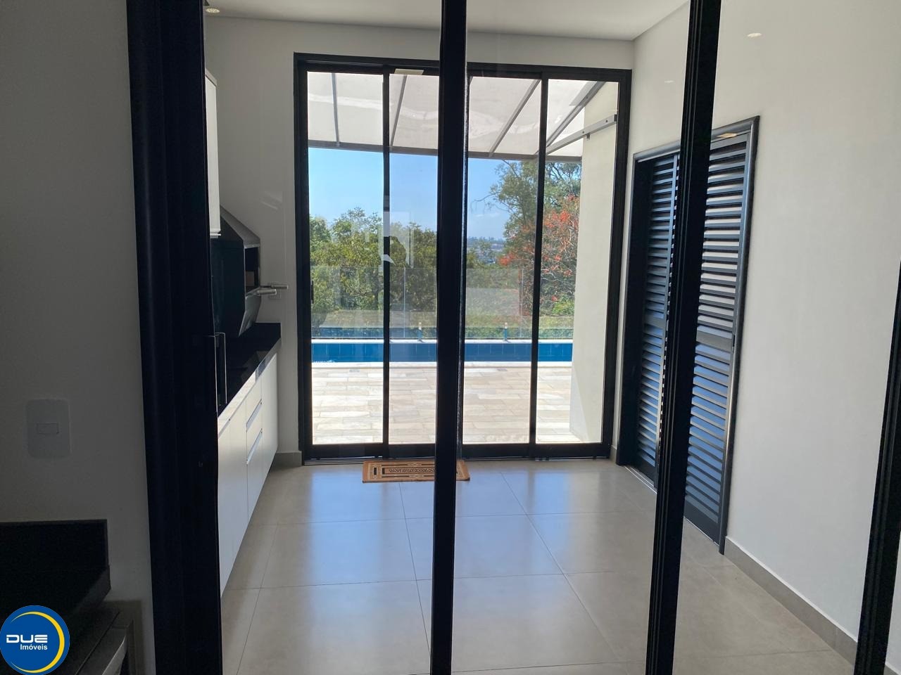 Casa à venda com 3 quartos, 240m² - Foto 5