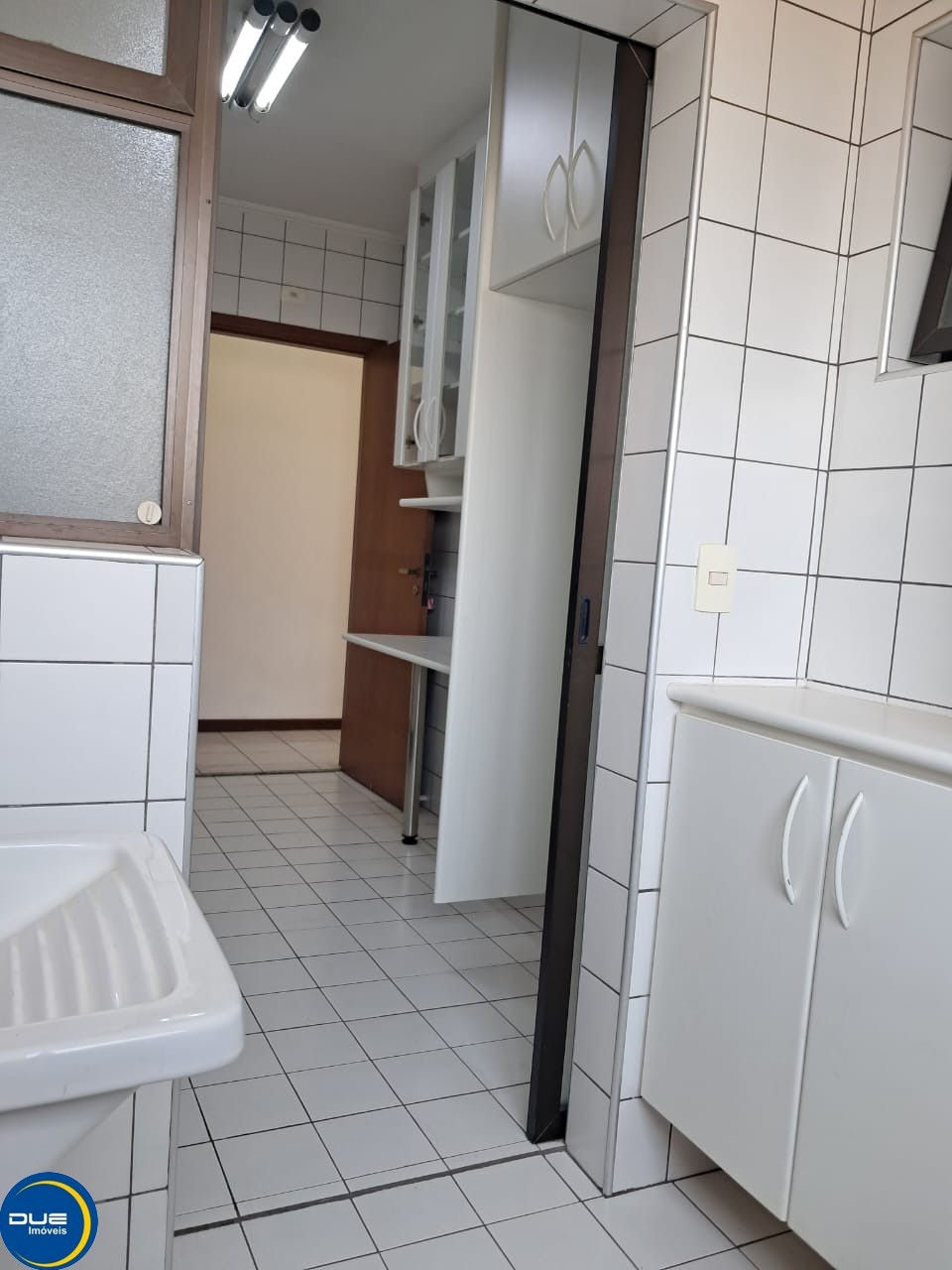 Apartamento para alugar com 3 quartos, 84m² - Foto 3