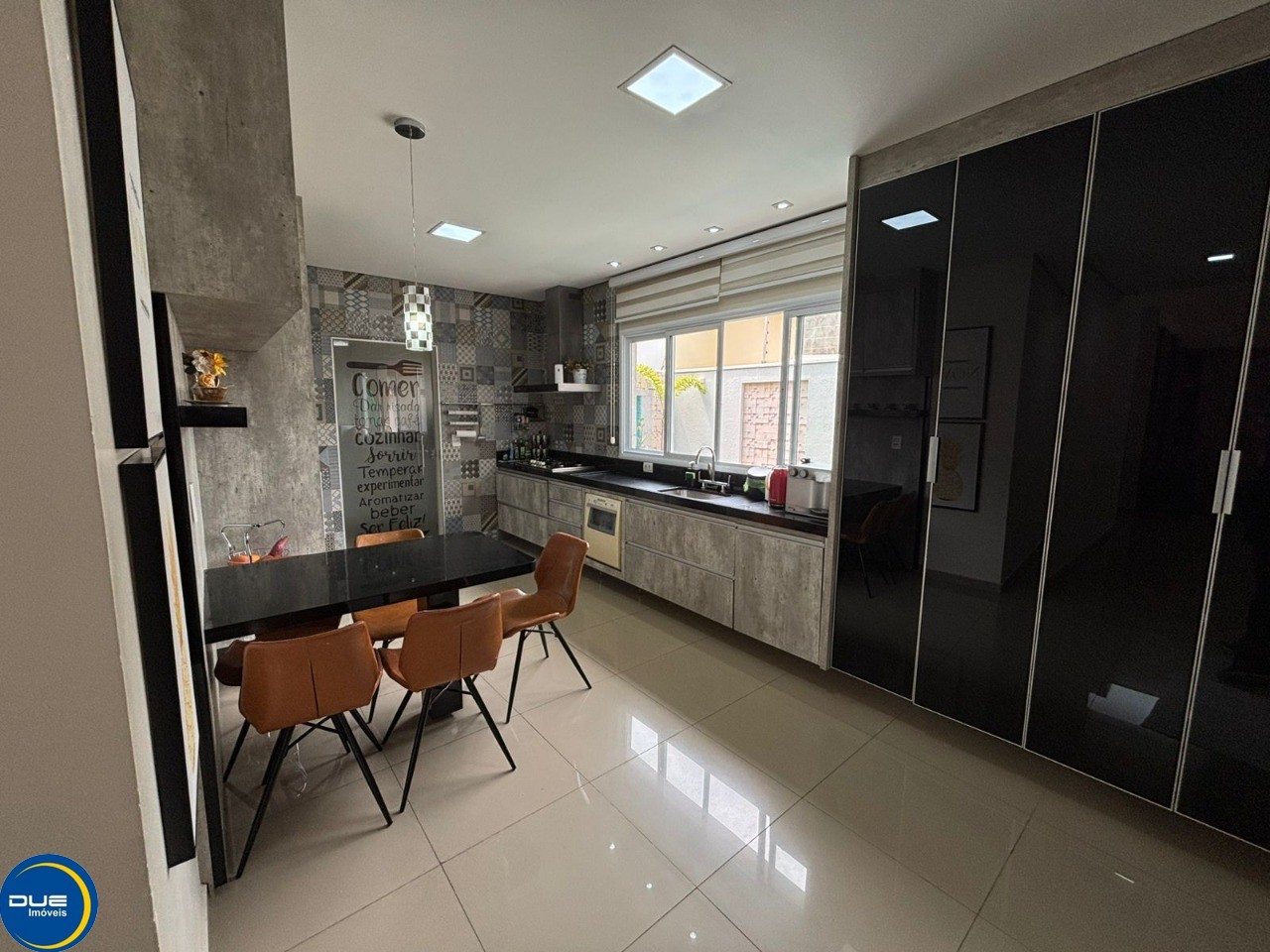 Casa à venda com 4 quartos, 360m² - Foto 7