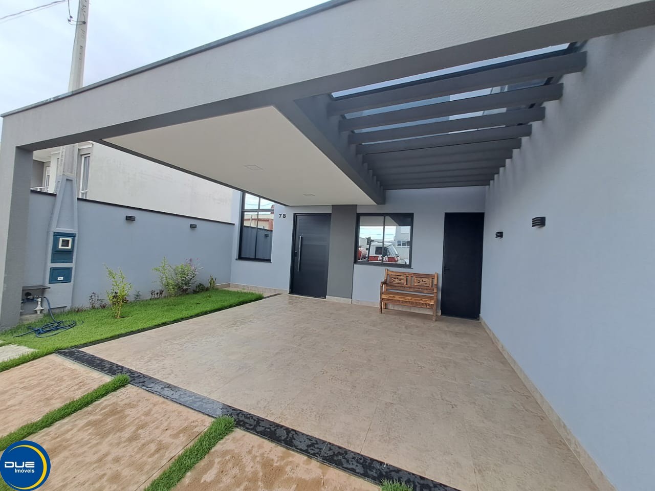 Casa à venda e aluguel com 3 quartos, 150m² - Foto 1