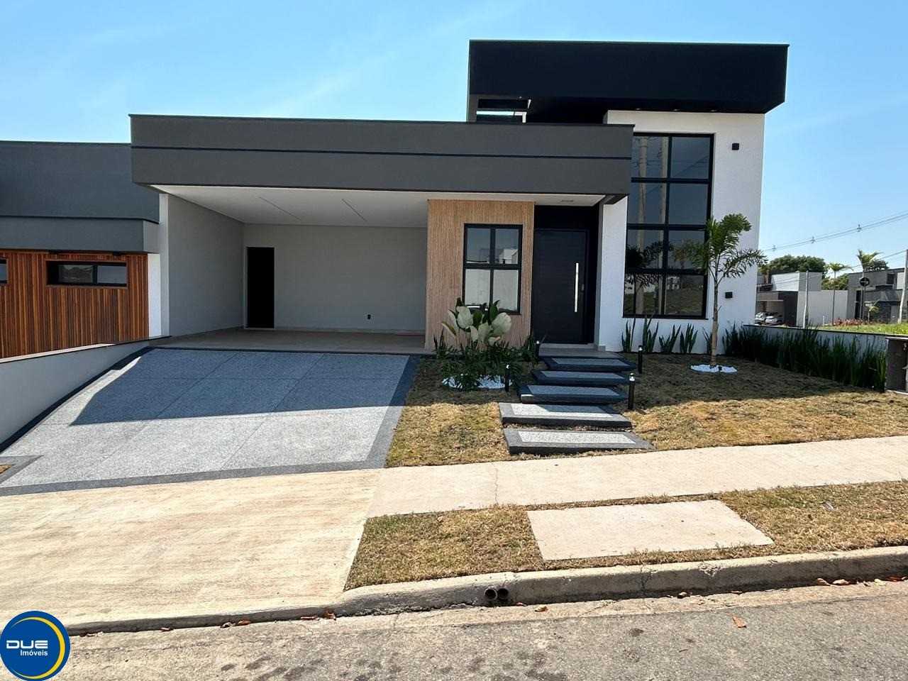 Casa à venda com 3 quartos, 300m² - Foto 4