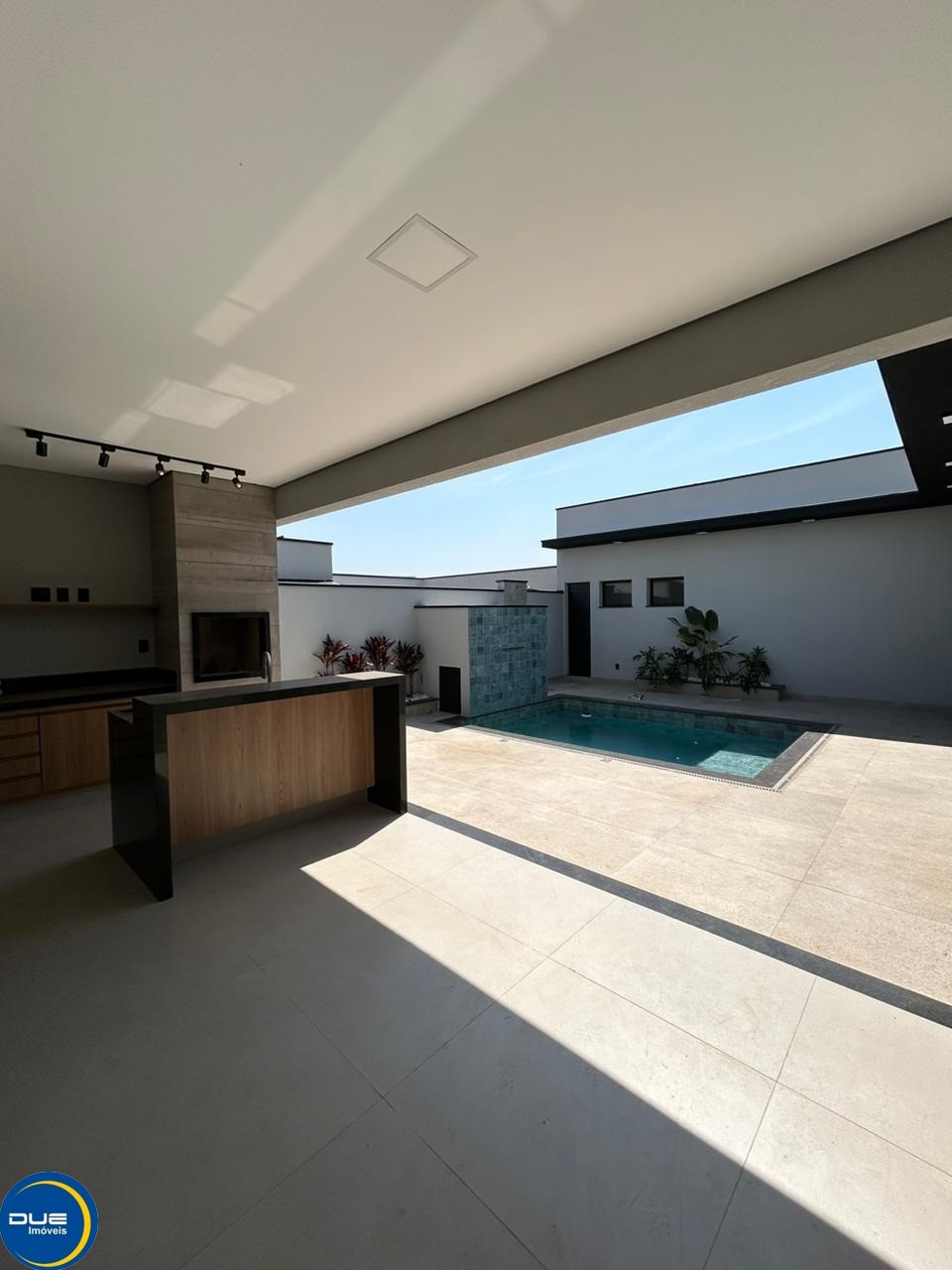 Casa à venda com 3 quartos, 300m² - Foto 15