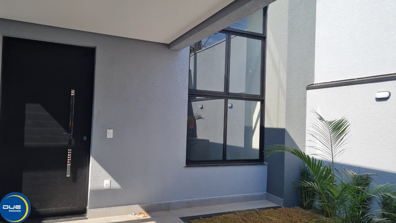 Casa à venda com 3 quartos, 150m² - Foto 2