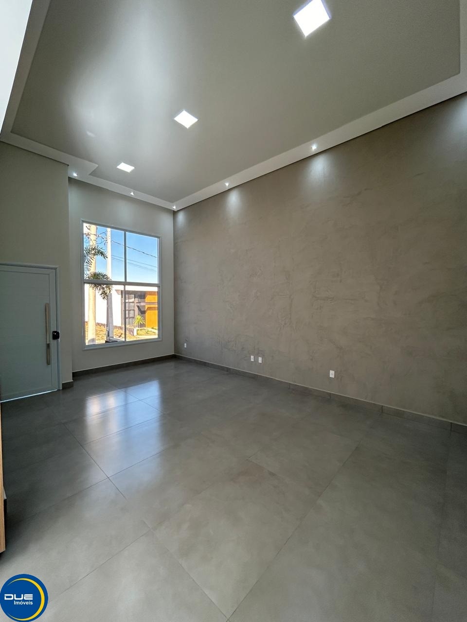 Casa à venda com 3 quartos, 300m² - Foto 2